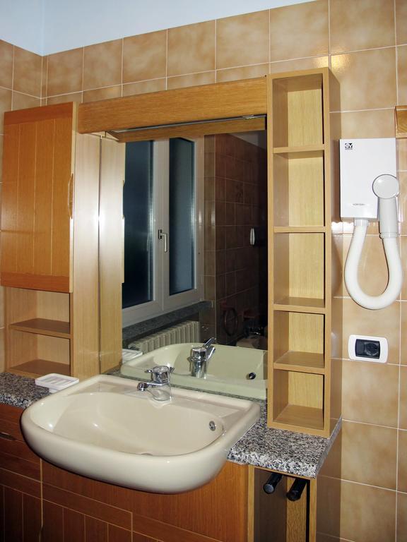 Residence Casa Rosa Gera Lario Eksteriør bilde